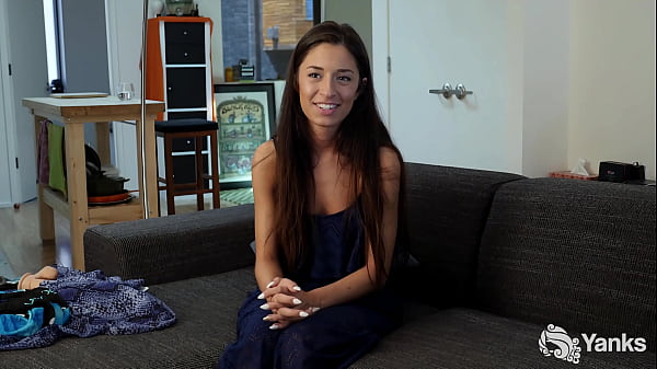 Brunette Teen danse - charmante