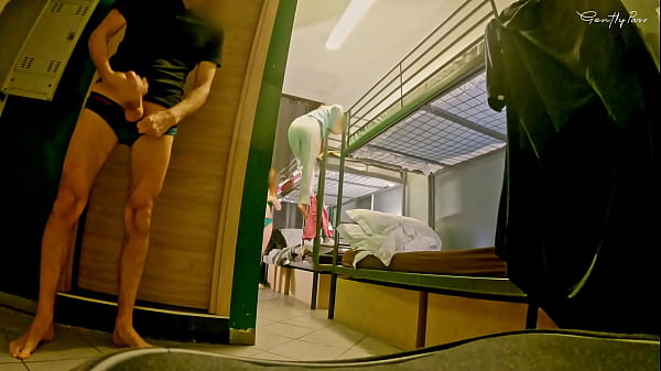 CAMERA MISTA OSTELLO: due troie, una stanza, tanta sborra