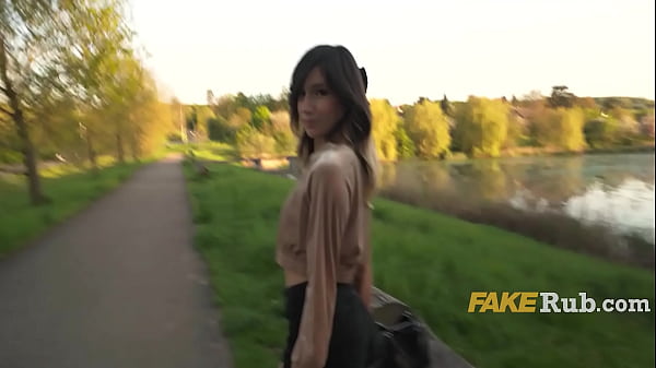 Heiße verspielte Teenie-Strips - Teenager