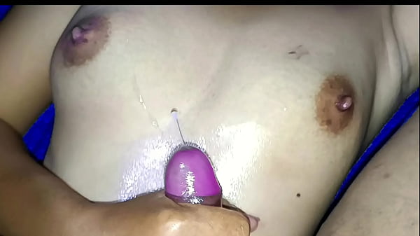 Crot sulle tette piccole di mia nipote