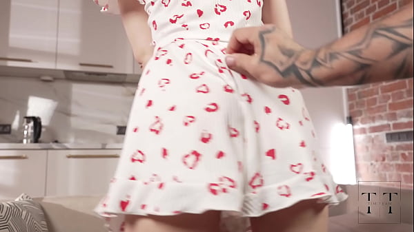 Sono ricoperta di sperma! Il suo cazzo si adatta perfettamente alla mia bocca. Versione completa 4K HD Tim Team