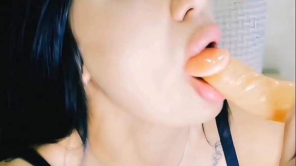 Beautiful Teen teases amateur