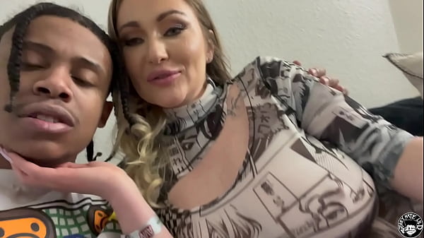 Un Canadien s'est fait baiser après la fête blanche pt 1