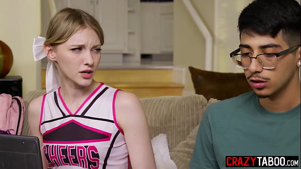 Increíble adolescente traviesa se burla