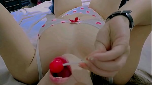 Adolescente atractiva y caliente se burla - solo_-_masturbation