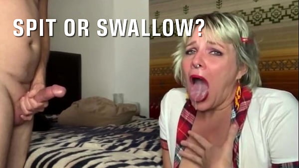 Studentessa riceve una brutta sborra in bocca dal professore