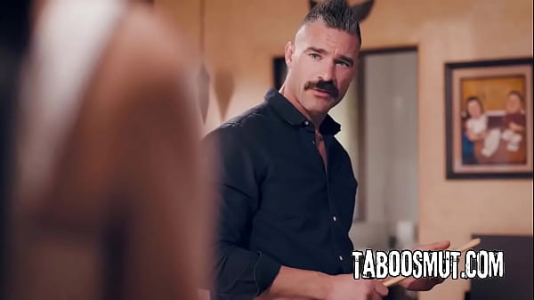 Collezione di paddle del patrigno - Marley Brinx