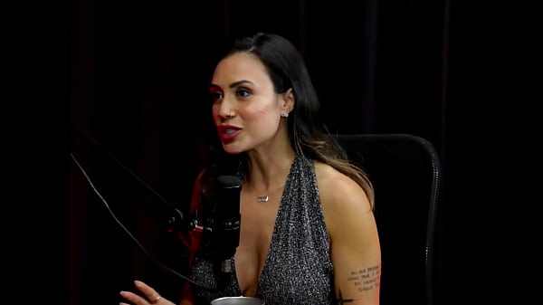 È stata avvicinata in modo aggressivo, ha il sostegno di suo marito, non registra con uomini e il contenuto evidenzia la sua bisessualità - Taluane Boom (GUARDA: SHEER/RED)