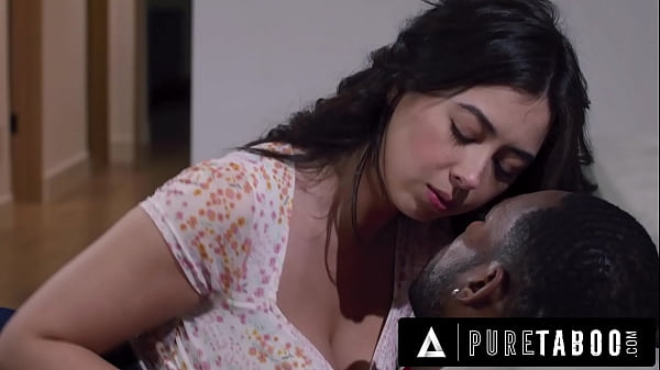 Una teenager sexy in realtà virtuale si spoglia