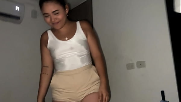 A festa acabou mas ela queria sexo anal a noite toda