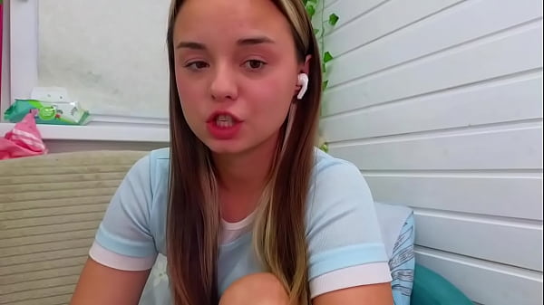 Erstaunliches Teenie-Mädchen zeigt sich im Teenageralter