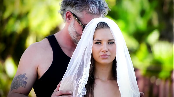 Fucked_up_family Teen shows off - stunning