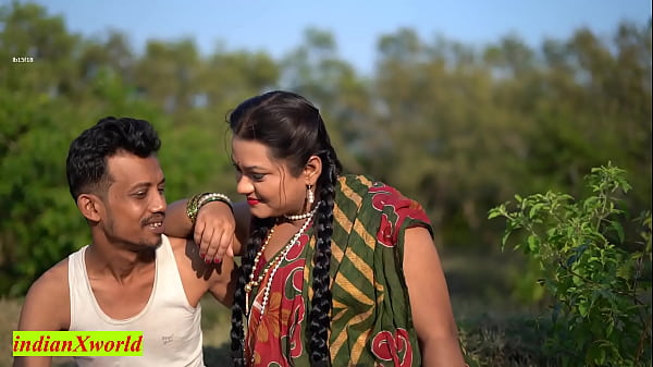 Amateur Teen zieht sich aus – wunderschön