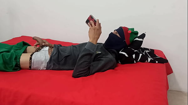 Dünne, dünne, von einem Latina-Schwanzbrecher mit großem Arsch ausgezogen