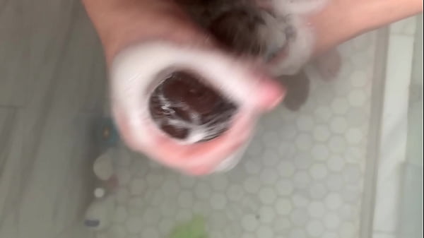 Beautiful Teen performs asian_woman