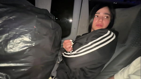 ¡Viaje de negocios con mi prima política pervertida!