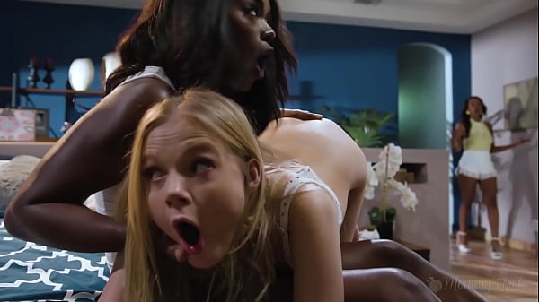 Spankful 抓住这个机会 Ana Foxxx、Mocha Menage、Coco Lovelock