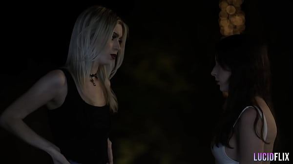 Beautiful Teen poses blowjob