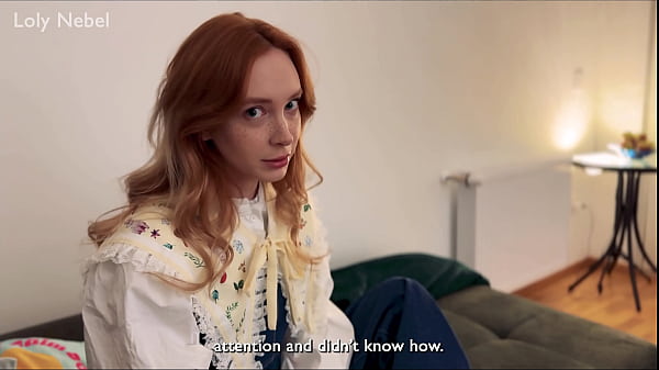 La sensuale ragazza teenager si diverte in modo sexy