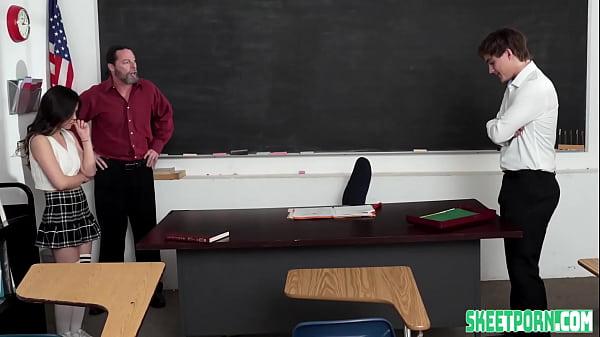 Una giovane sborrata si diverte. Video