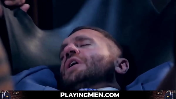 有品味的大块头在被砸之前吸了一个荣耀洞的鸡巴