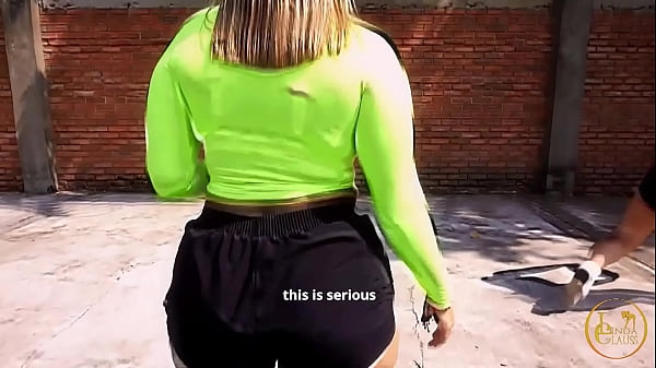 Mi amiga y yo jugando solos terminamos chorreando en la sauna