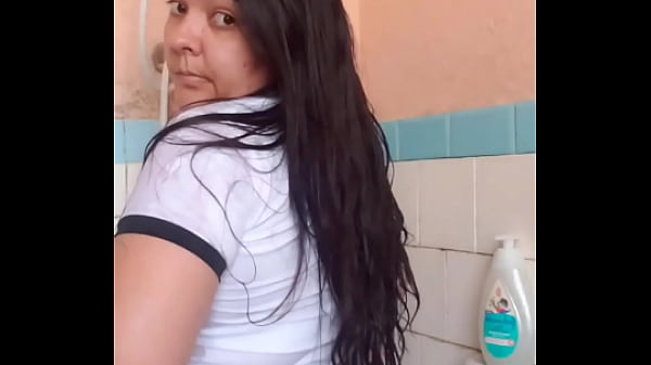 Le encanta ver mi brazo mojado - Parte 1