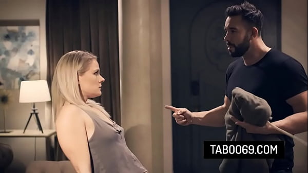 L'adolescente si diverte in un video