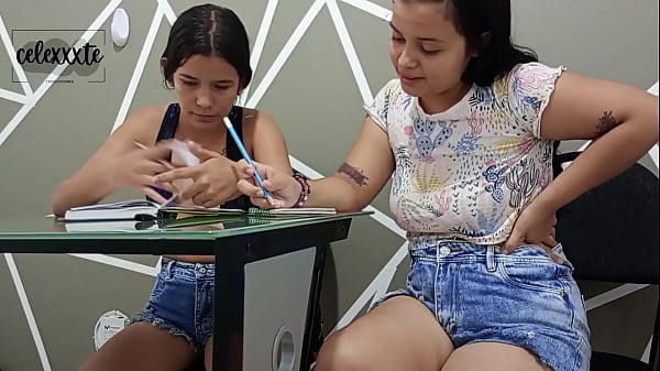 Studentin Abby wird geil und fickt mich für gute Noten – 15. März 2024