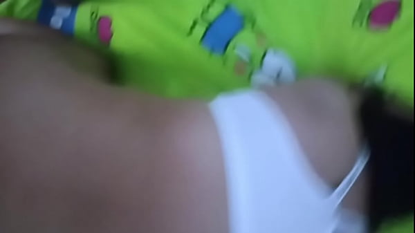 I soldi extra fanno sì che gli artisti indonesiani vogliano scopare i loro datori di lavoro a San Valentino