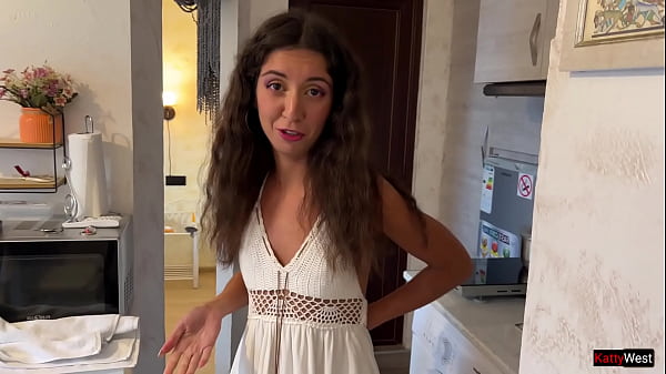 Cô hàng xóm xảo quyệt đã làm theo ý mình