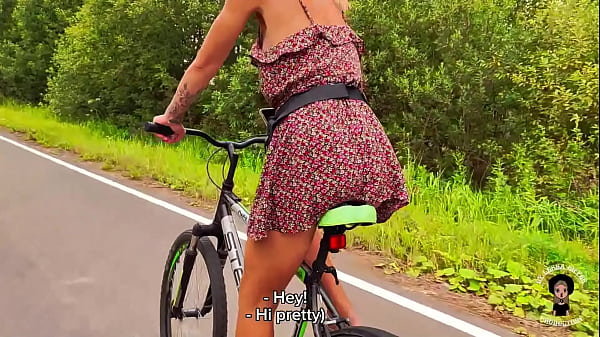 Heißes abspritzendes Teenie-Mädchen