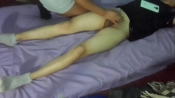 Fati gibt mir einen Handjob und reitet mich