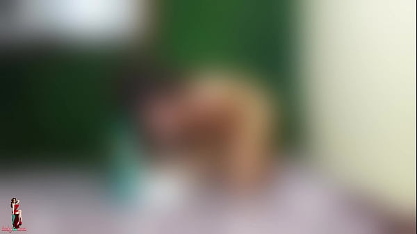 VOMITAR! está muito longo na minha garganta e me faz vomitar...