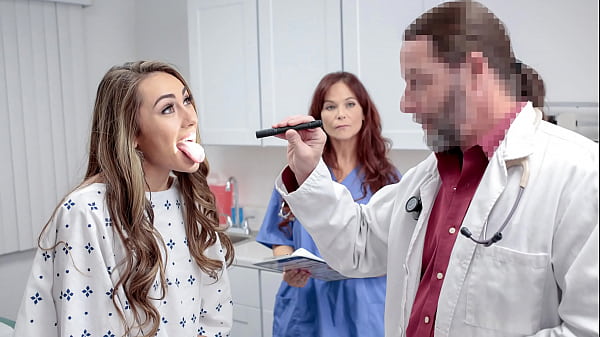 Sexy Teenie braucht ärztliche Hilfe beim Umgang mit ihrer überschüssigen Feuchtigkeit - Doctorbangs