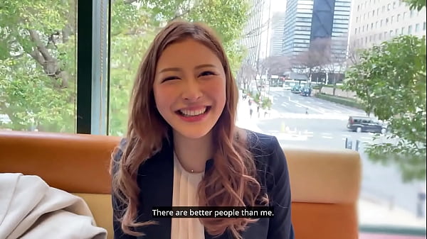 [Doppiaggio inglese] La nuova, bellissima impiegata, alta 8 teste e perfettamente proporzionata, e il suo direttore di dipartimento fanno sesso amoroso interno] Anche attraverso il vestito può vedere le sue grandi tette e le bellissime gambe in collant neri!