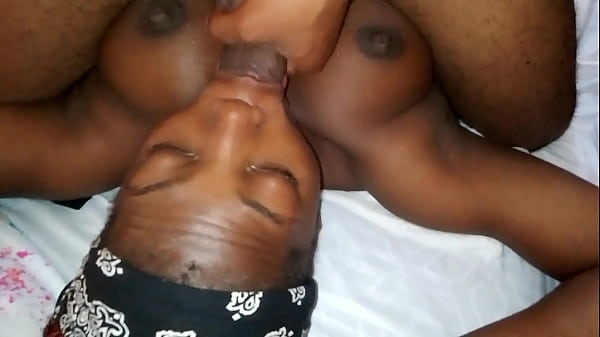 Hey Schlampe, halte deine Augen offen, großer Schwanz in deinem Mund, steck deine freche Zunge raus und schließ deine Nasenlöcher - Mastermeat1