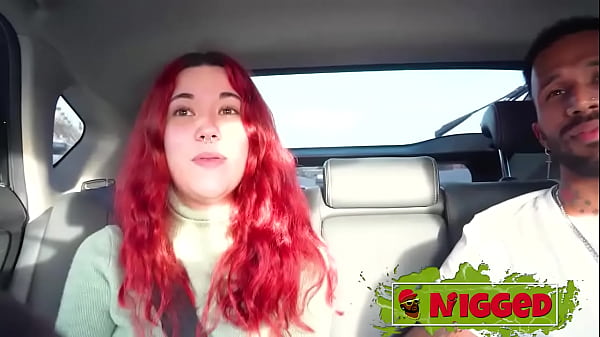 Vom Flugzeug zu deinem GROSSEN SCHWARZEN SCHWANZ! Crow Sniff bekommt ein dickes Leckerli