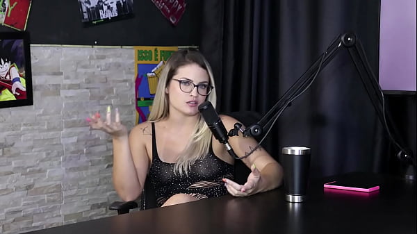 Ci sono stati momenti di gelosia, gli piace registrare con le persone da cui è attratto, ha una regola per dormire e un cazzo duro... - Mathheus Caetano &_ Bruna Carlos (SHEER/RED)