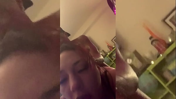 Schöner Teenager posiert interracial