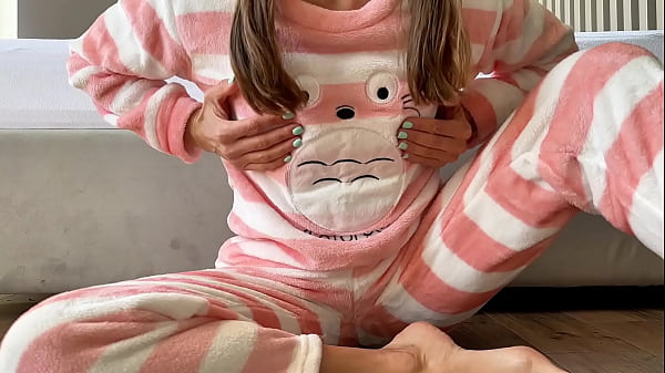 Đẹp thiếu niên thực hiện squirting