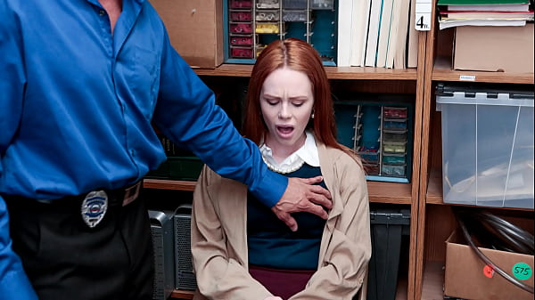 shoplifter teen begging the guard to not involve s cutelifter