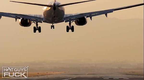 पेरूवियन प्रलोभिका मरीना गोल्ड के साथ लोगन लुहस्ट का पहला दृश्य!