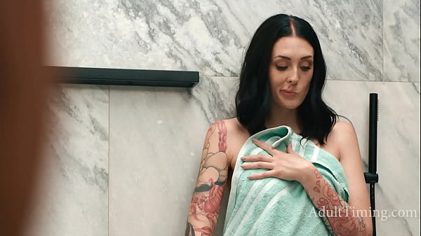 Woah Woman.. Tôi cũng cần đi tắm - Oliver Davis, Charlotte Sins