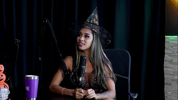 Tamanho não é documento, ele contou sobre sua vida no exibicionismo, e seus lugares preferidos para fazer sexo... - Casal Fada Prazeres (SHEER/RED) Halloween