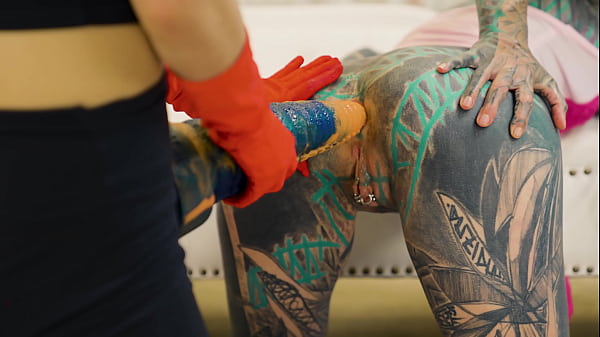 Magnifique jeune fille pose