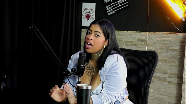 La contrataron para una fiesta militar con 15 pollas, no le gusta el sexo anal, su polla favorita es grande y gruesa, y un chico funk famoso... - Marcelly Melo (SHEER/RED)