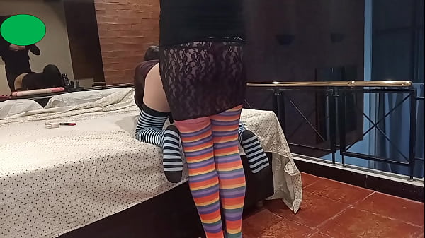 als Frau verkleideter Junge, Frau im Doggystyle