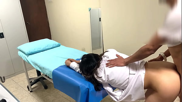 Doctores cogiendo en horario de trabajo en el Hospital Monterrey