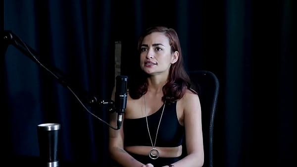 A mãe descobriu sua orgia, ainda não gravou com travesti, resolveu parar para se curar e foi chamada de &quot_evang&eacute_lica atriz pornô&quot_ - Kamilla Werneck (SHEER/RED)